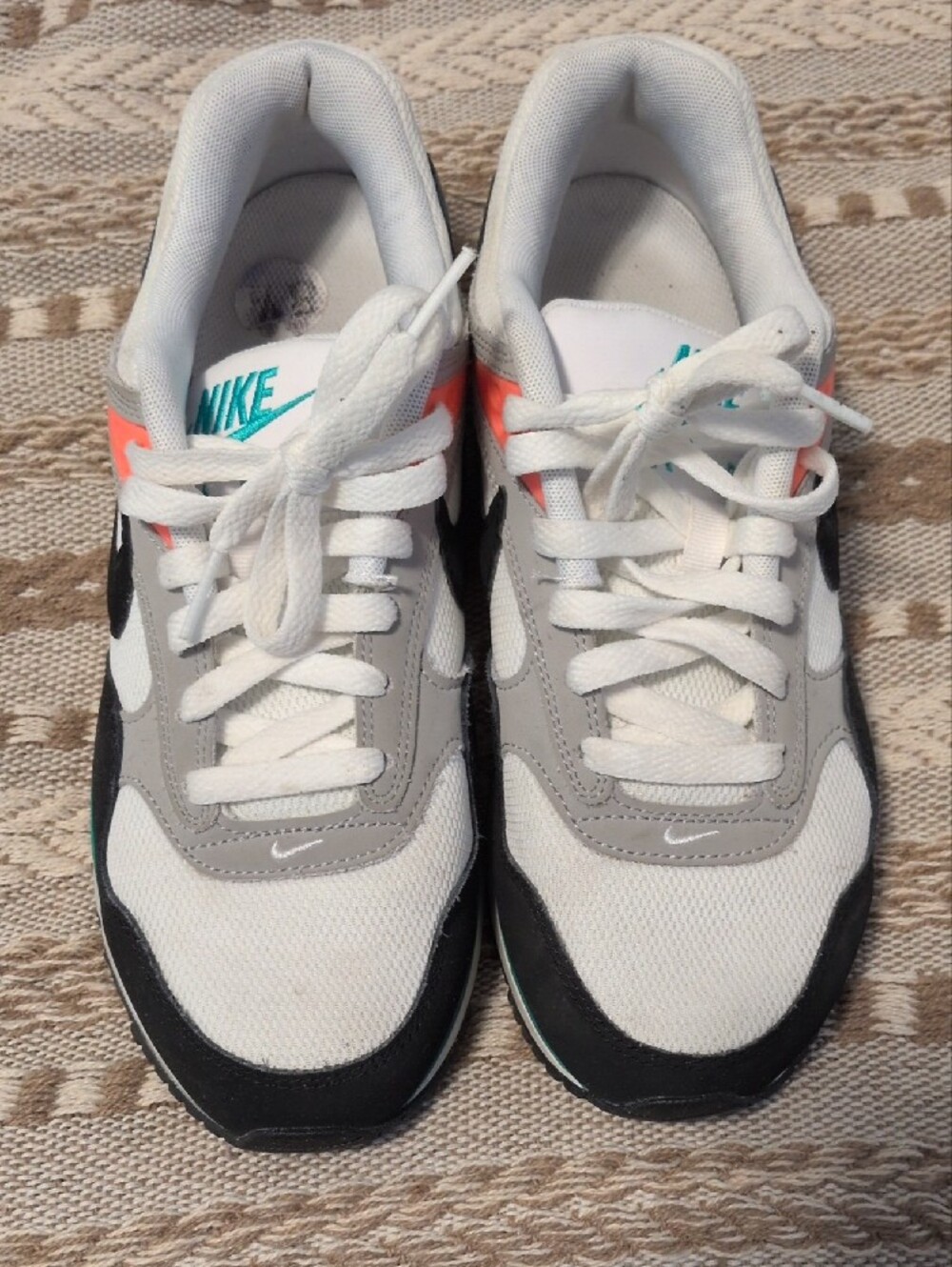 Nike Womens Air Max Correlate Sneakers size 8.5 Athletic Exercise Casual Coral - Picture 3 of 8